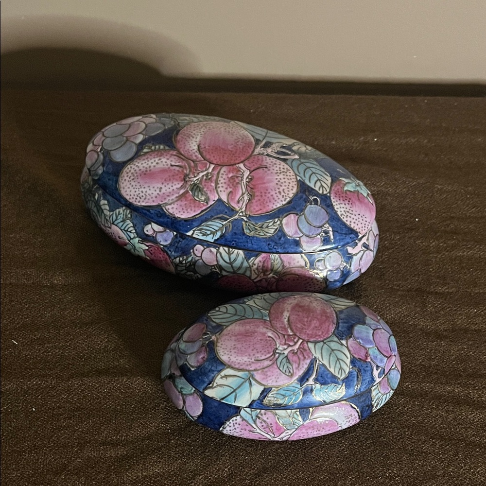 😀Toyo 80’s trinket boxes ceramic hand painted
